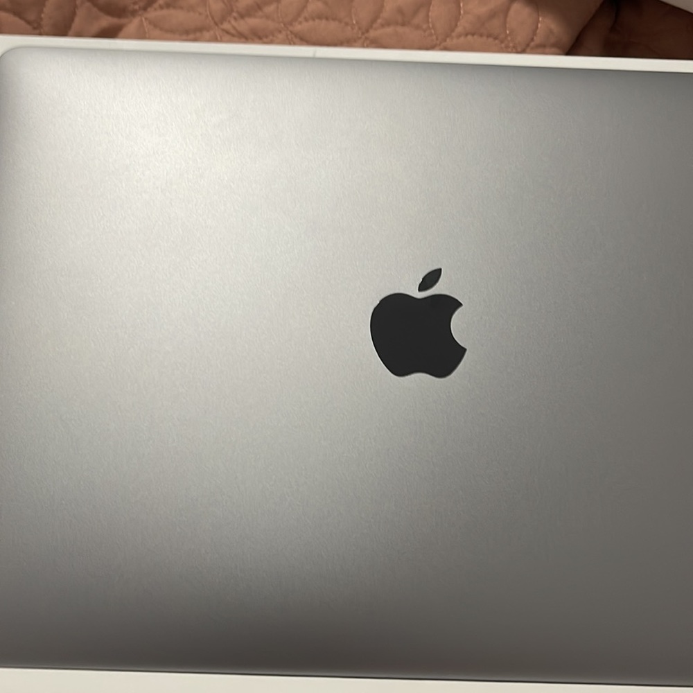 Laptop Apple 13 inch MacBook Pro 256gb - Picture 4 of 4